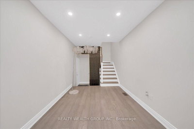 40 Clowes Street • Ajax, ON photo 4