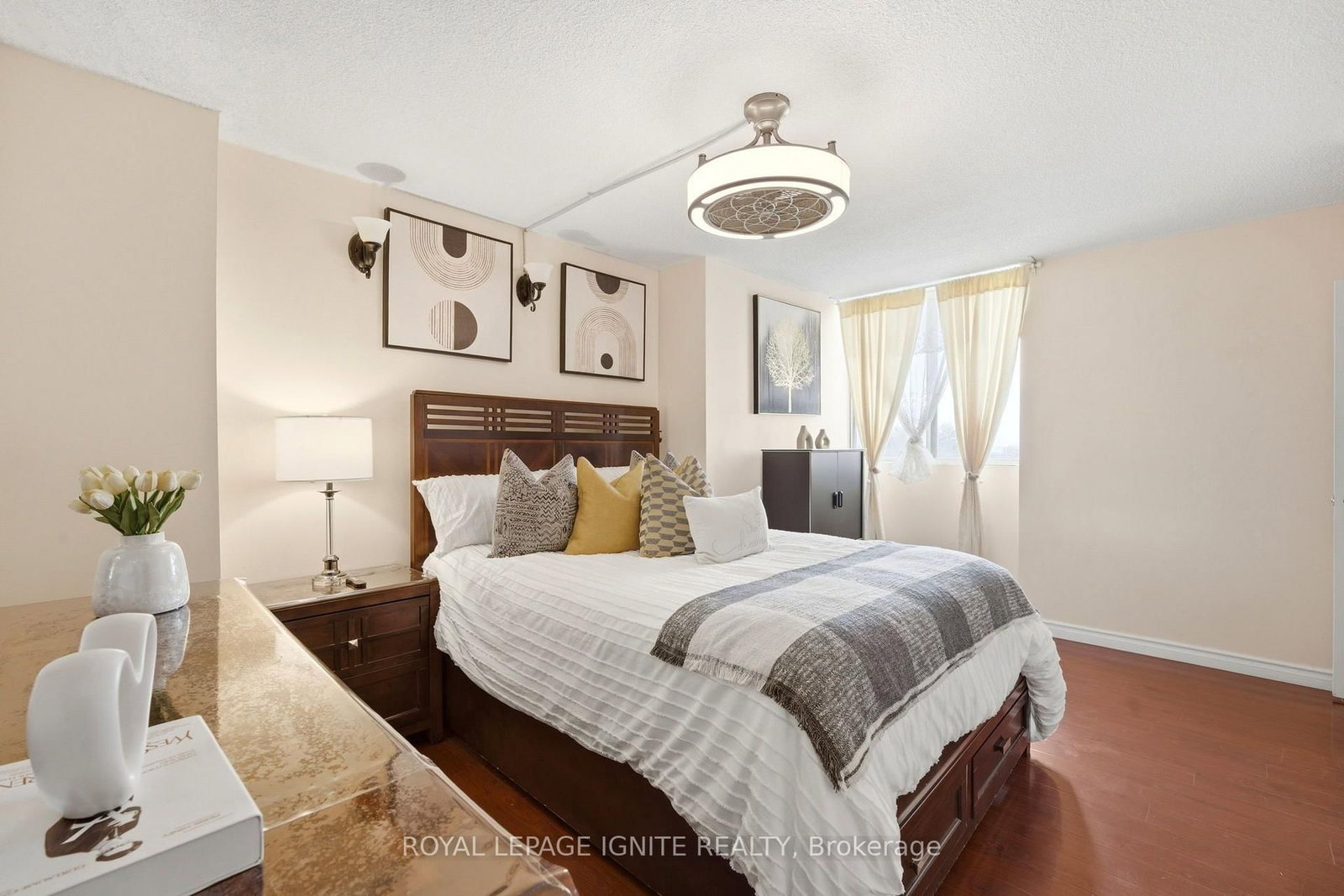 3380 Eglinton Avenue • #903 • Toronto, ON photo 12