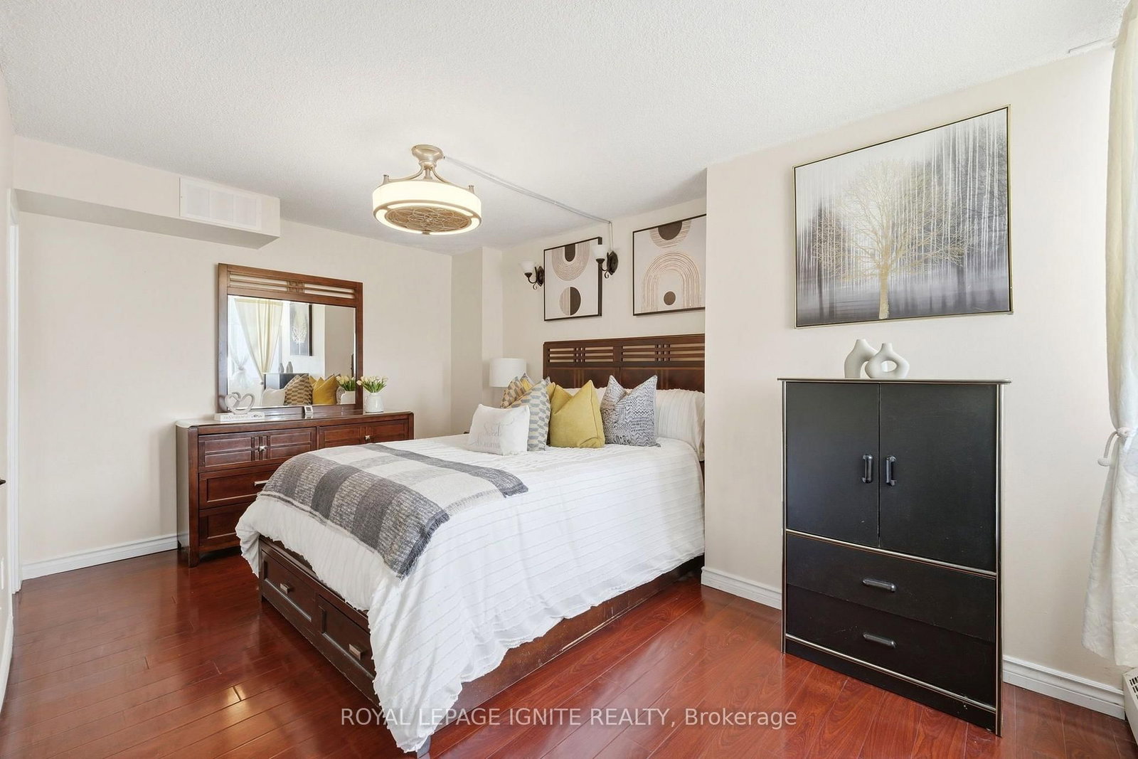 3380 Eglinton Avenue • #903 • Toronto, ON photo 13
