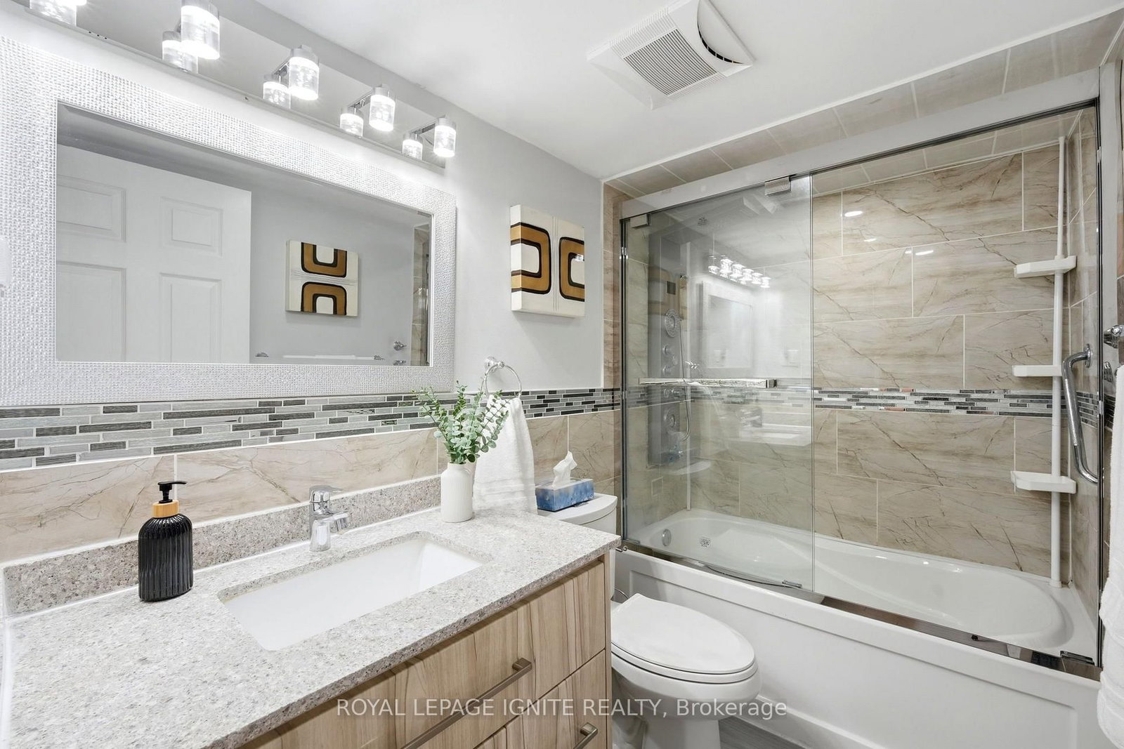3380 Eglinton Avenue • #903 • Toronto, ON photo 15