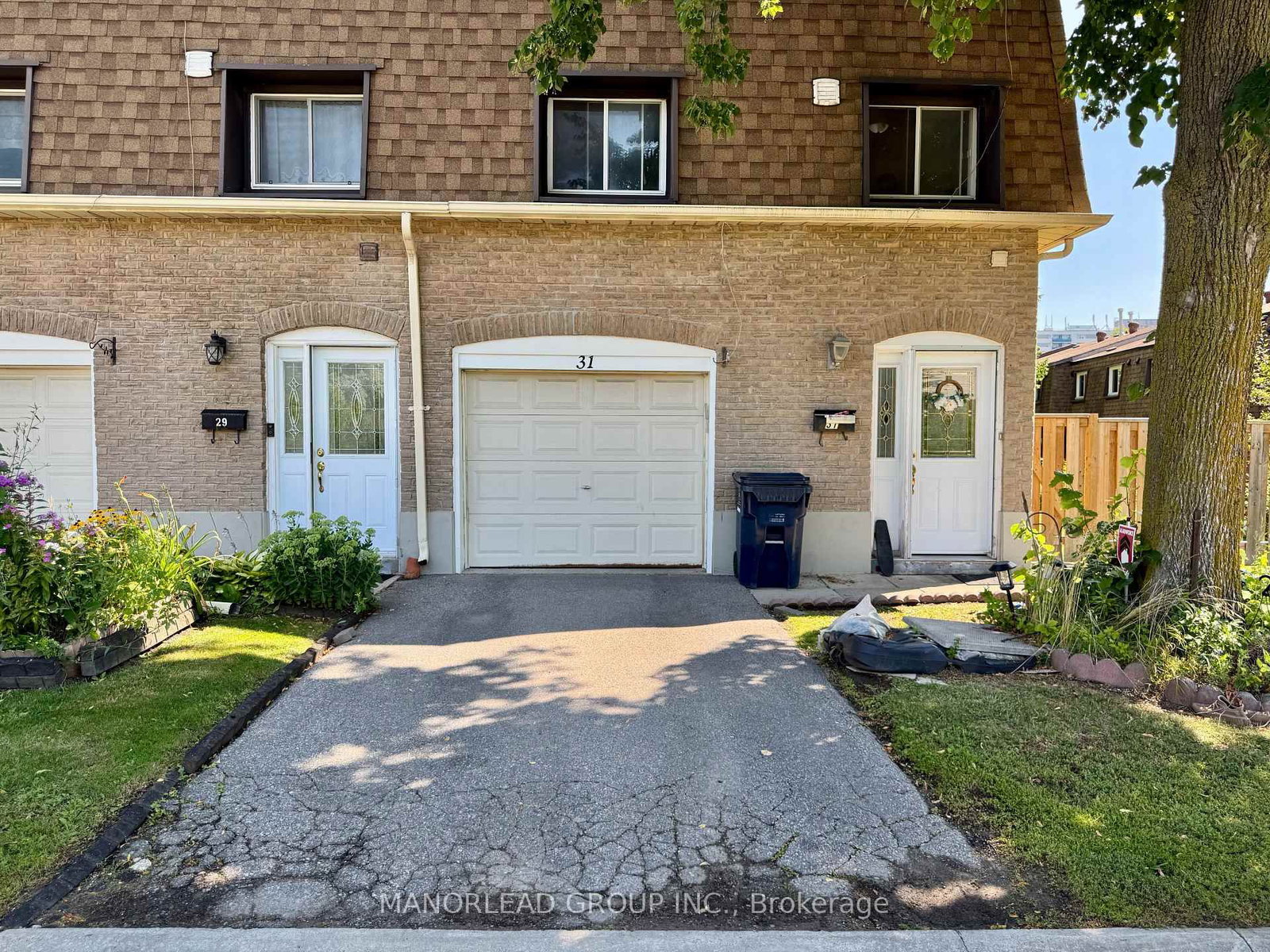 31-121 L'Amoreaux Drive, Toronto, ON