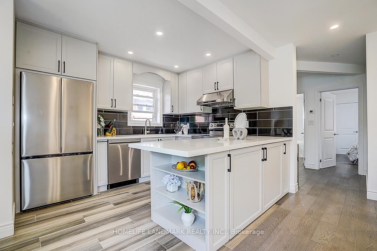 609 Mortimer Avenue • Toronto, ON photo 11
