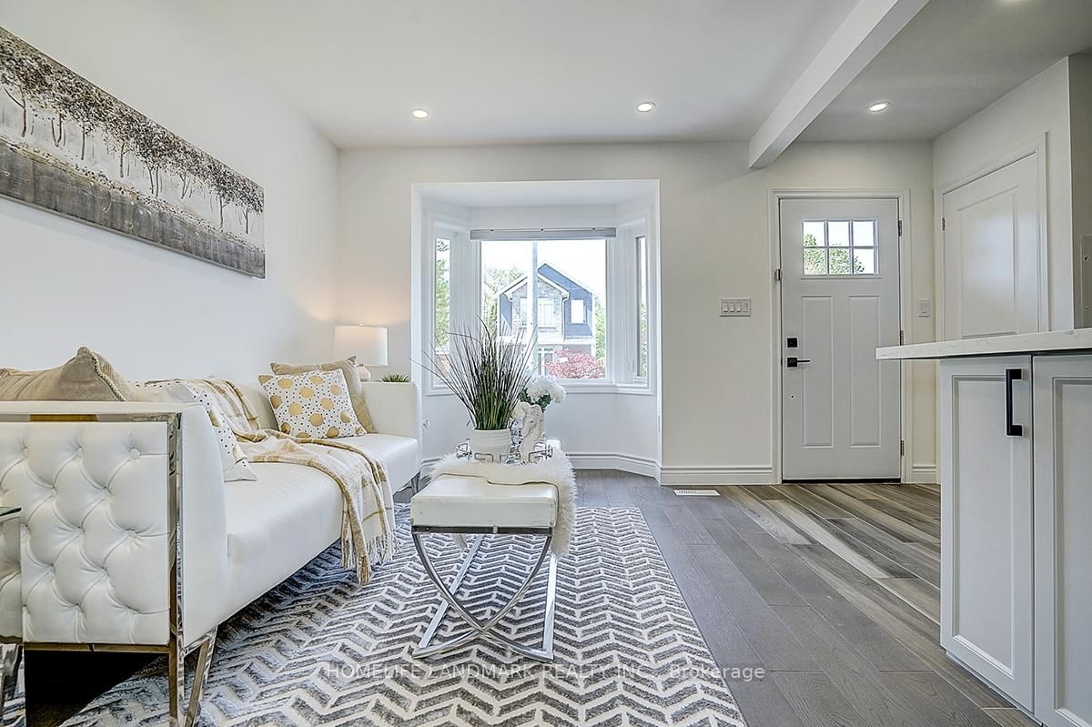 609 Mortimer Avenue • Toronto, ON photo 8