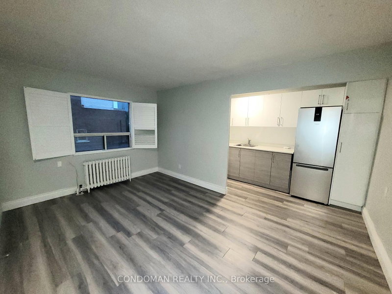 305 - 852 Broadview Avenue