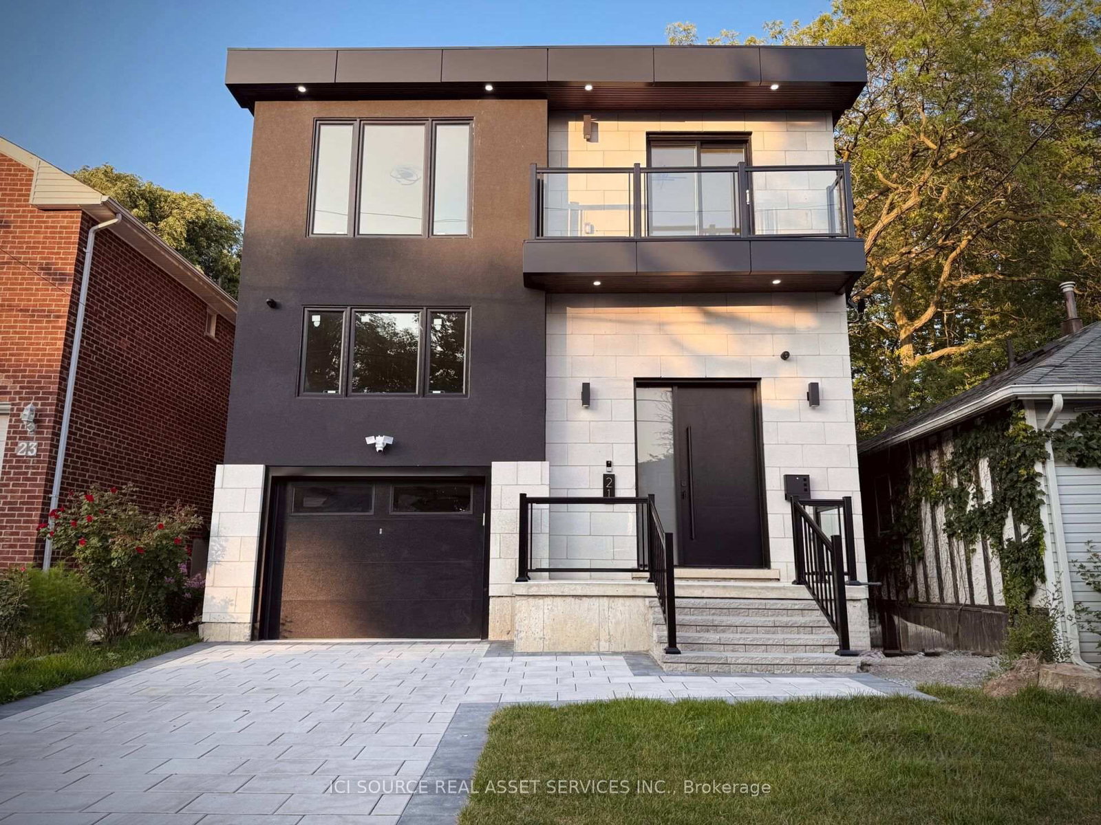 Property at 21 Vanbrugh
