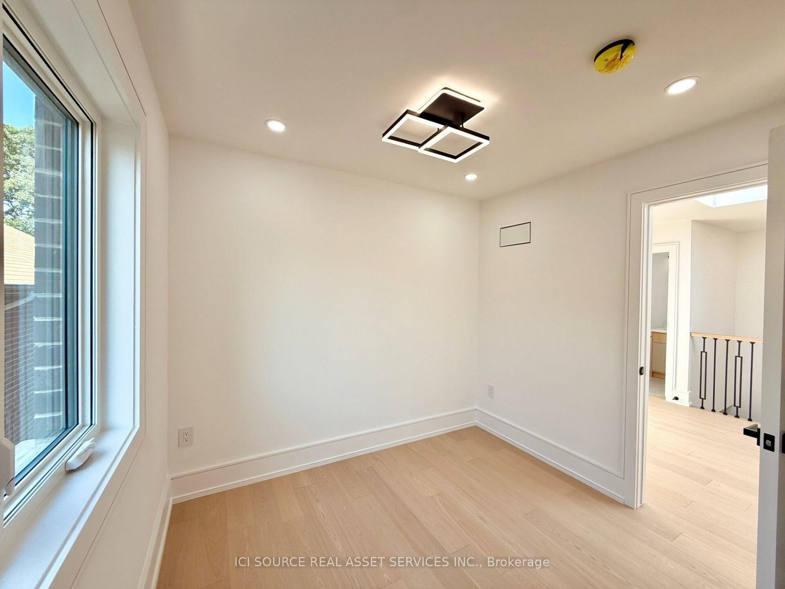 21 Vanbrugh Avenue • Toronto, ON photo 21