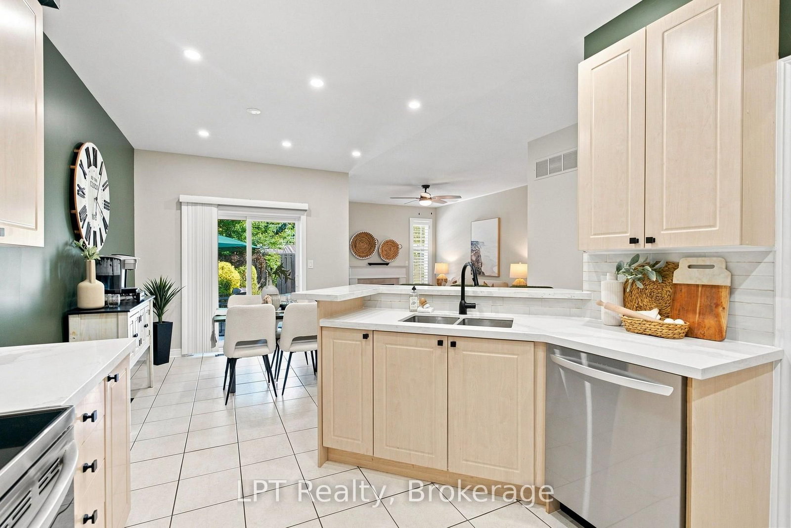 87 Darius Harns Drive • Whitby, ON photo 10