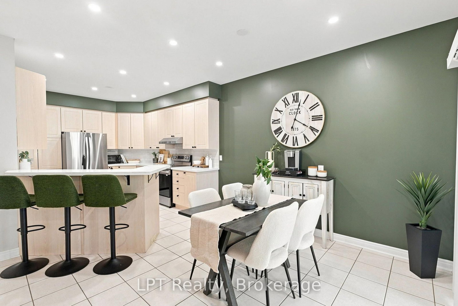 87 Darius Harns Drive • Whitby, ON photo 12