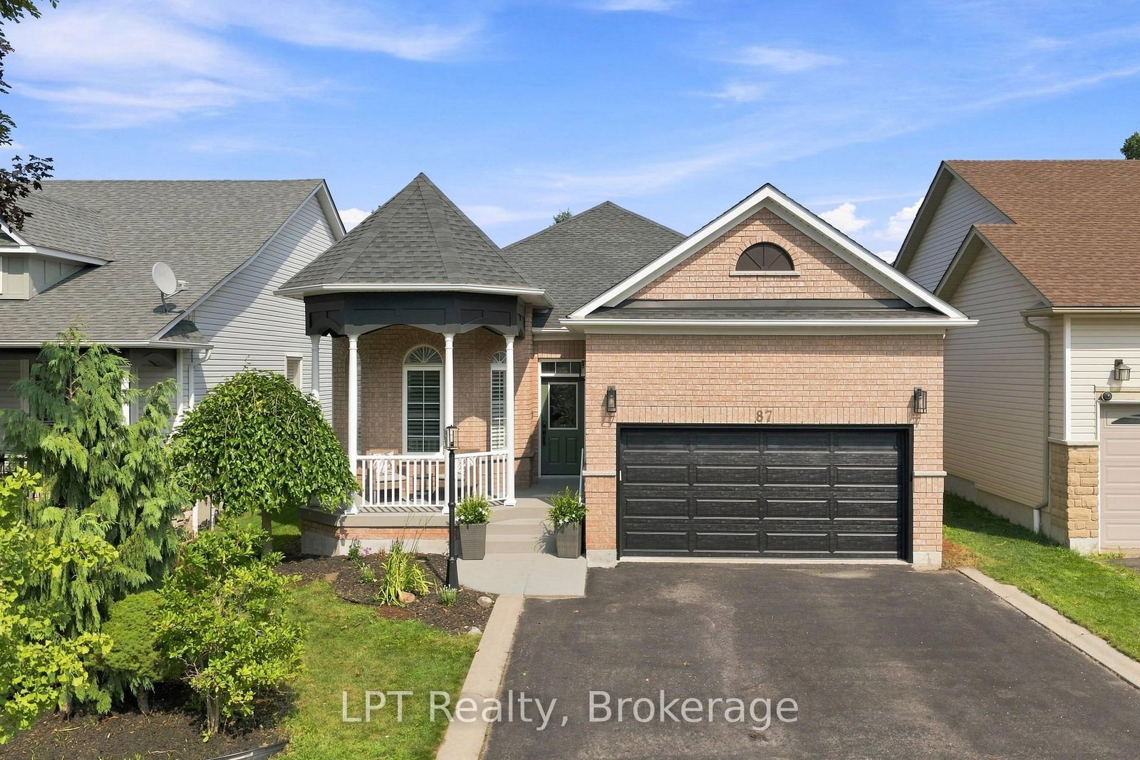 87 Darius Harns Drive • Whitby, ON photo 2