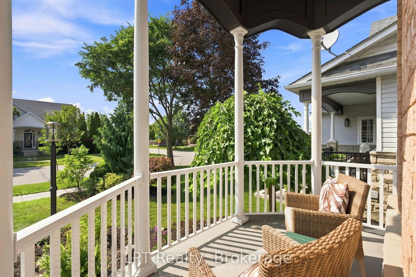 87 Darius Harns Drive • Whitby, ON photo 3