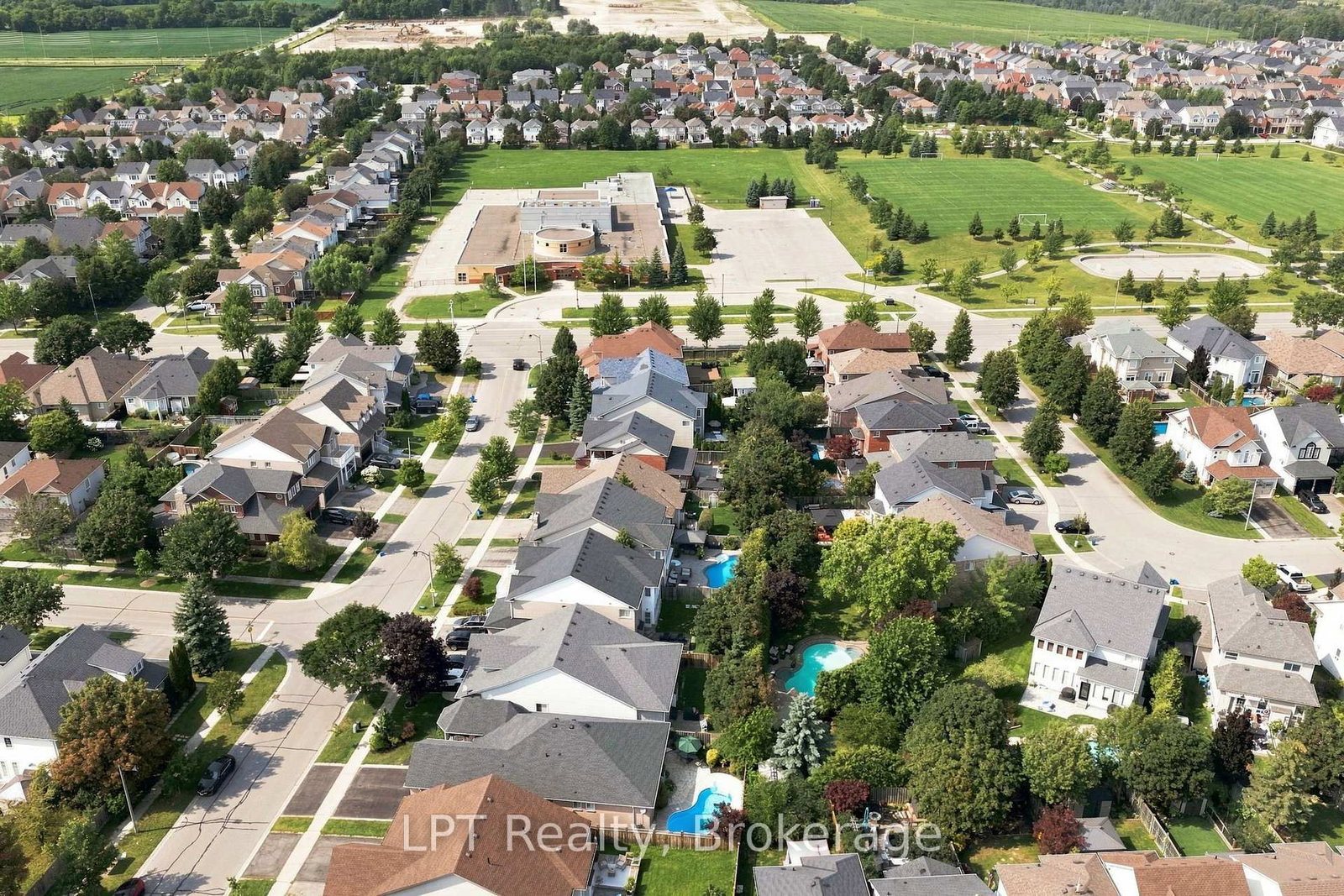 87 Darius Harns Drive • Whitby, ON photo 36