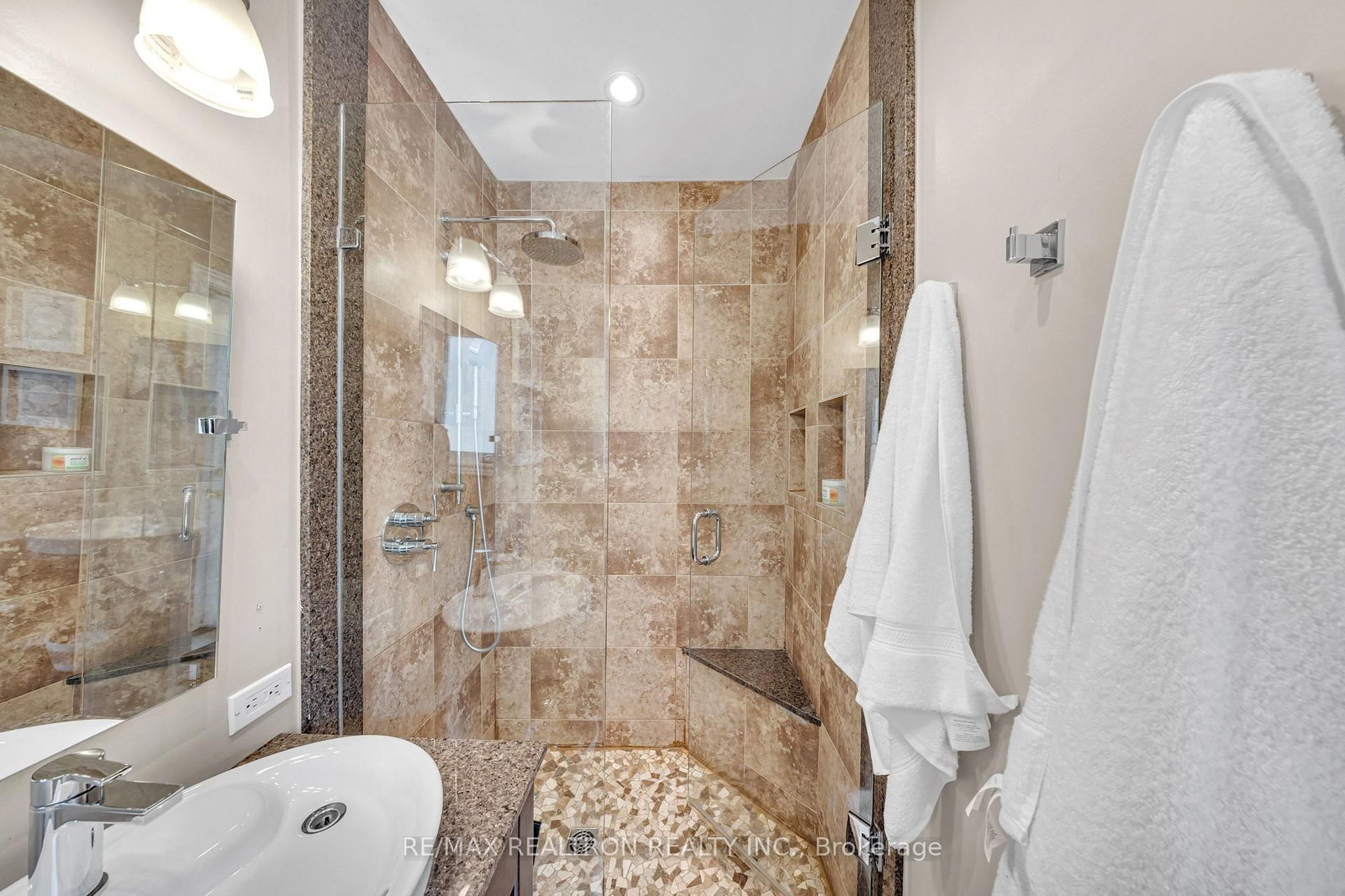 60 Dorset Road • Toronto, ON photo 15