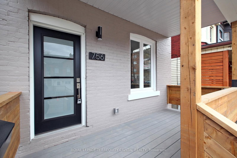 1 - 756 Gerrard Street E