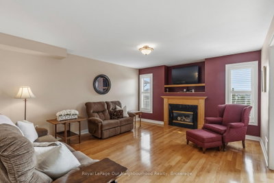 16 Nobbs Drive • Ajax, ON photo 9