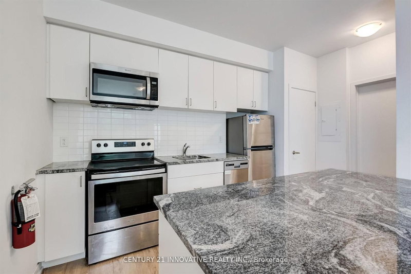 16 - 1720 Simcoe Street