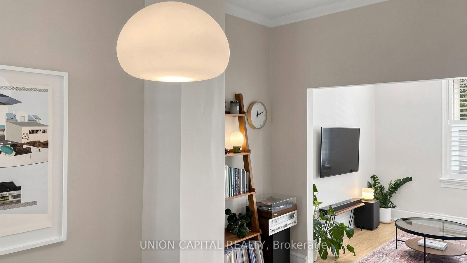944 Dundas Street E • Toronto, ON photo 10