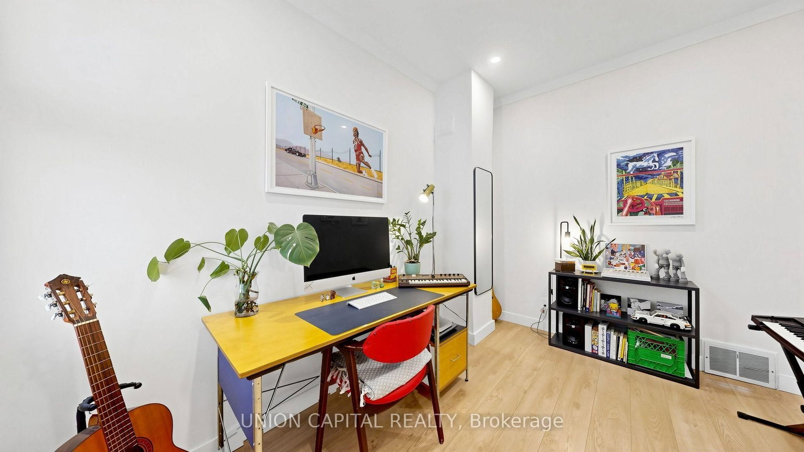 944 Dundas Street E • Toronto, ON photo 31