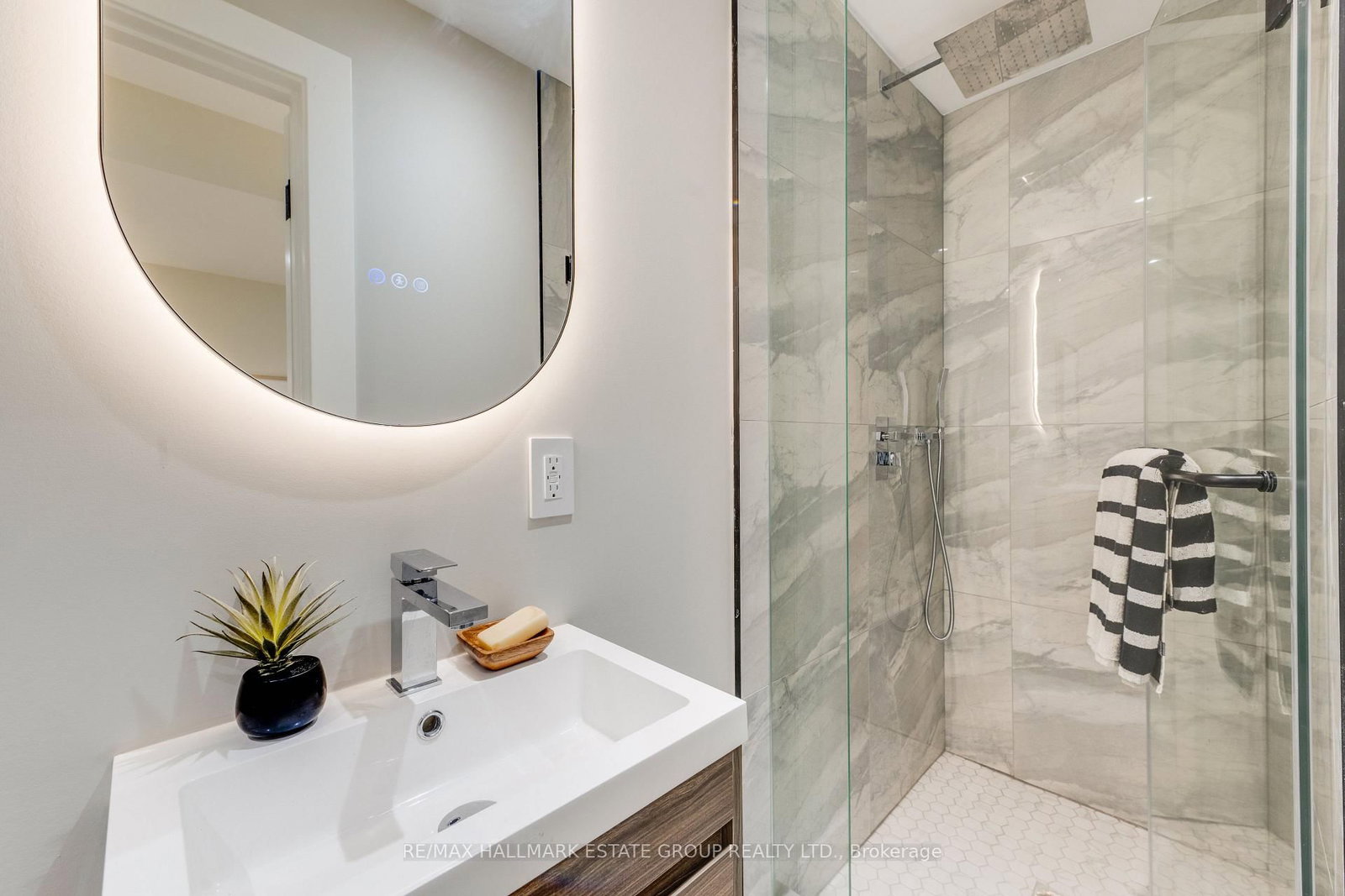 1 Haig Avenue • Toronto, ON photo 9