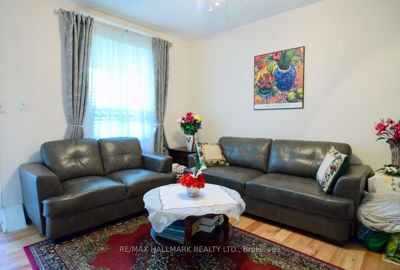 47 Dentonia Park Avenue