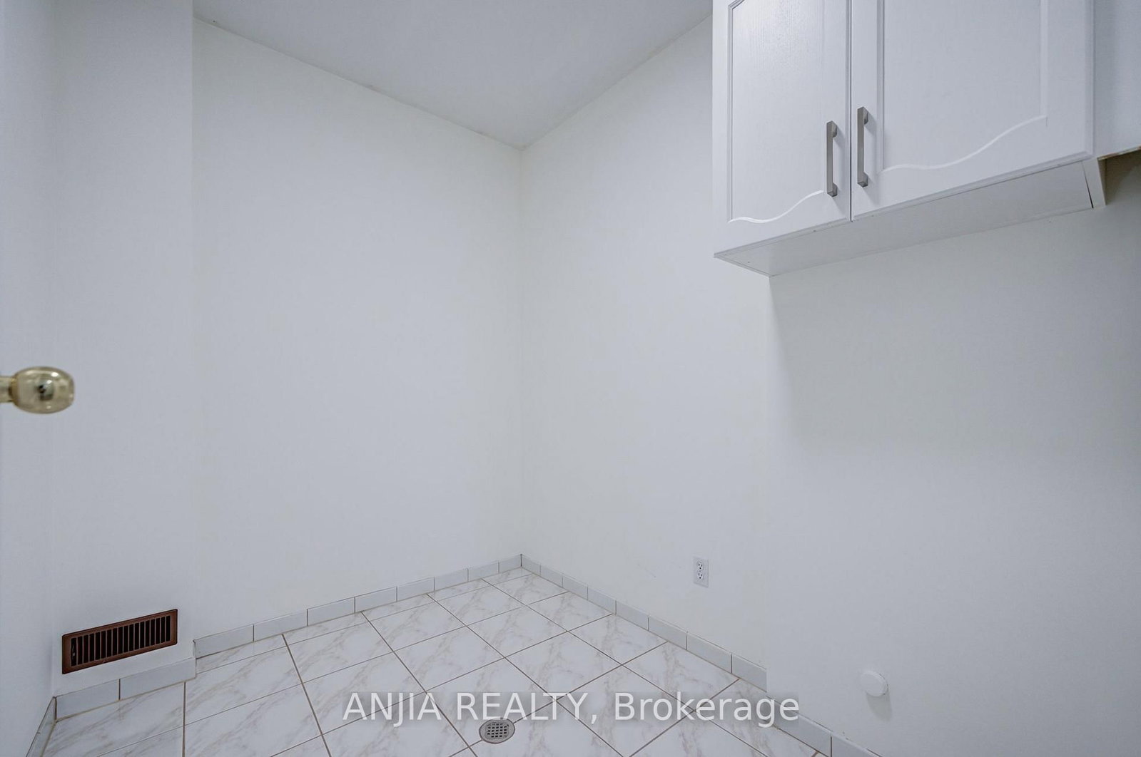 31 Shallowford Court • Toronto, ON photo 42