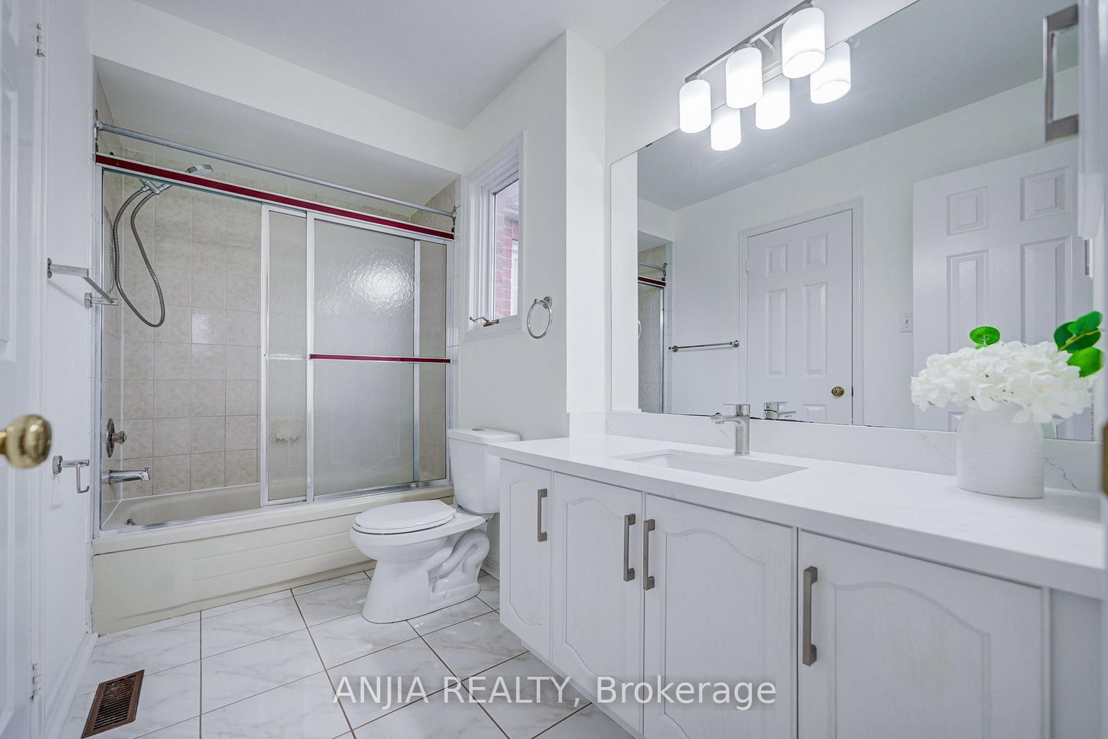 31 Shallowford Court • Toronto, ON photo 47
