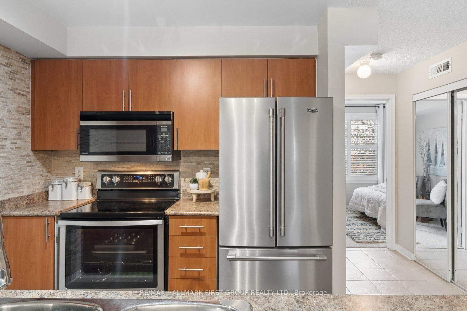 8 Petra Way • #2 • Whitby, ON photo 8