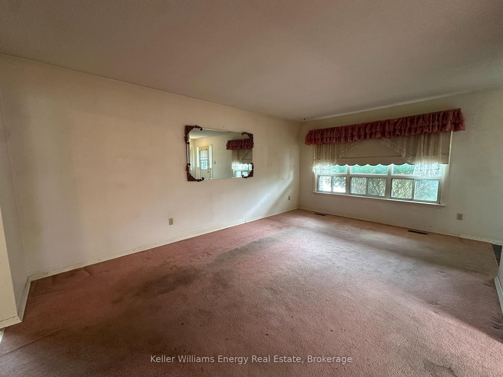 252 Keewatin Street S • Oshawa, ON photo 11