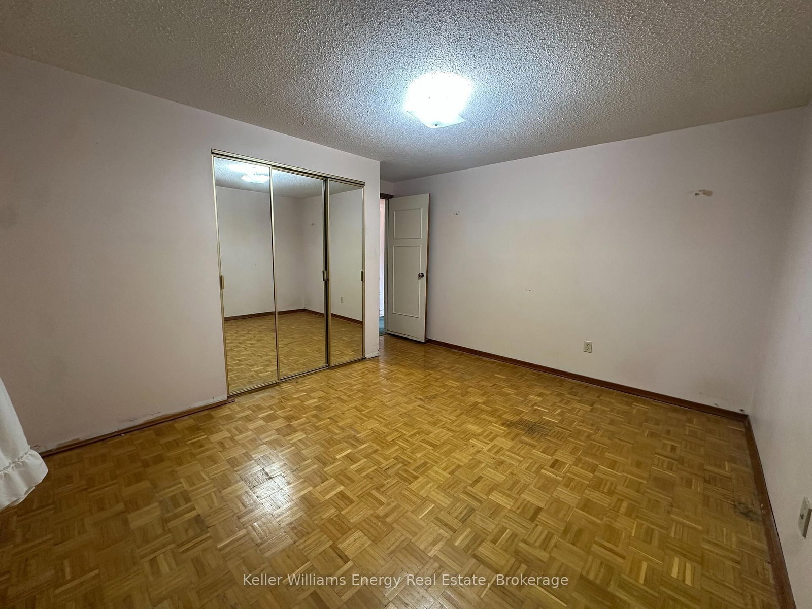 252 Keewatin Street S • Oshawa, ON photo 20