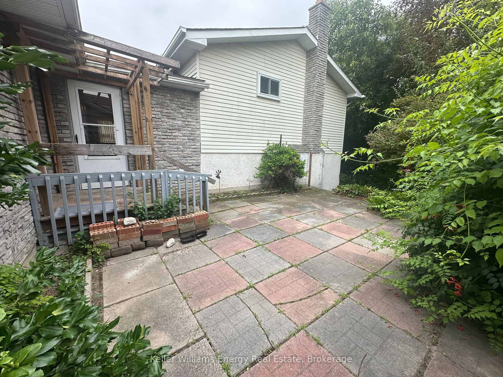 252 Keewatin Street S • Oshawa, ON photo 25