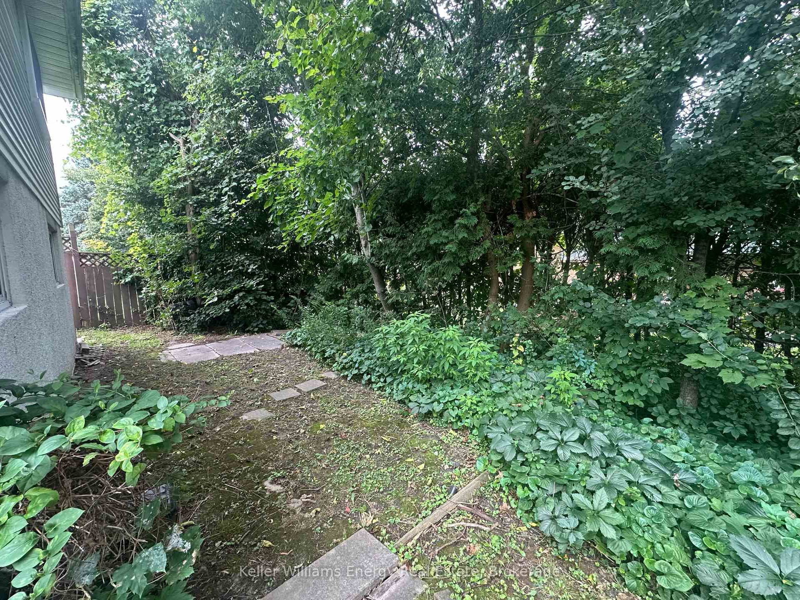 252 Keewatin Street S • Oshawa, ON photo 26