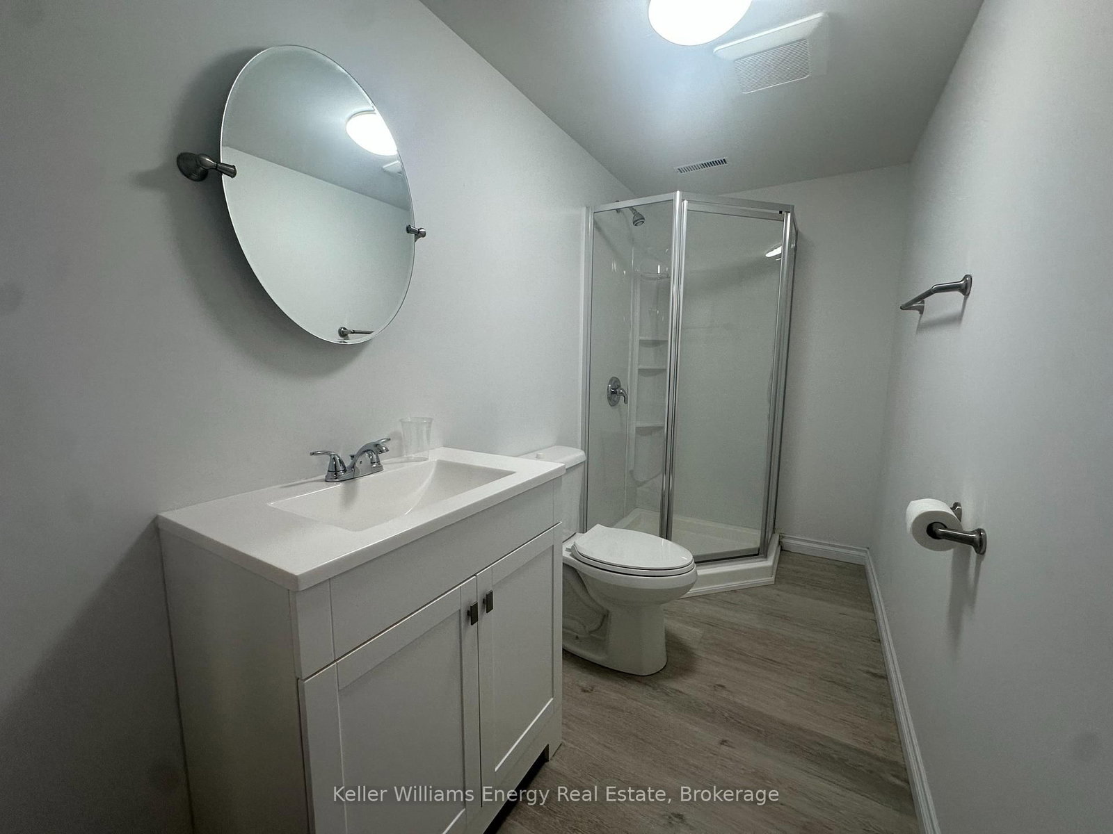 252 Keewatin Street S • Oshawa, ON photo 8