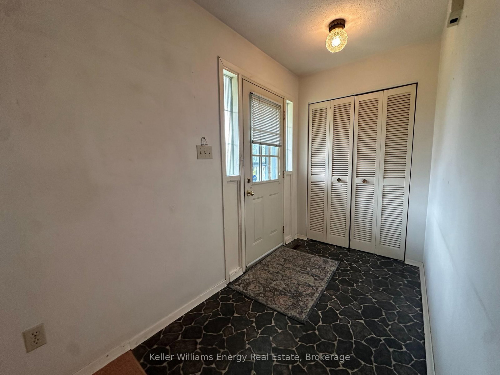 252 Keewatin Street S • Oshawa, ON photo 9