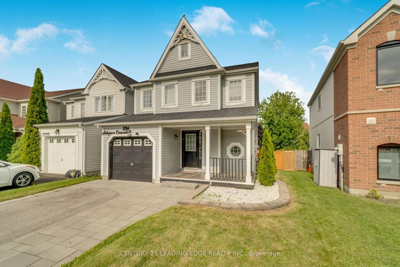 1296 Ashgrove Crescent