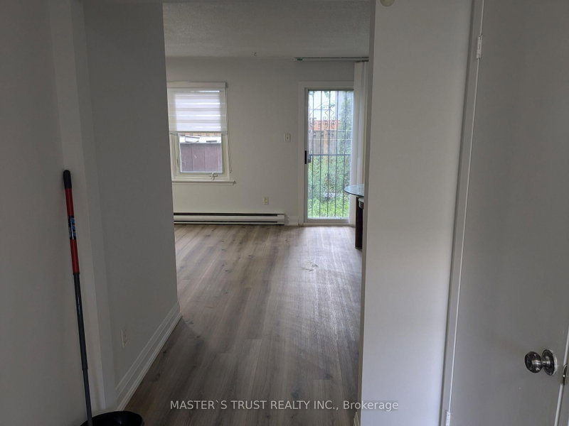 29 - 2075 Warden Avenue S