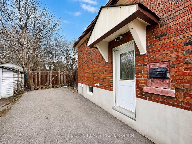 home for lease on Basement-433 Crerar Avenue