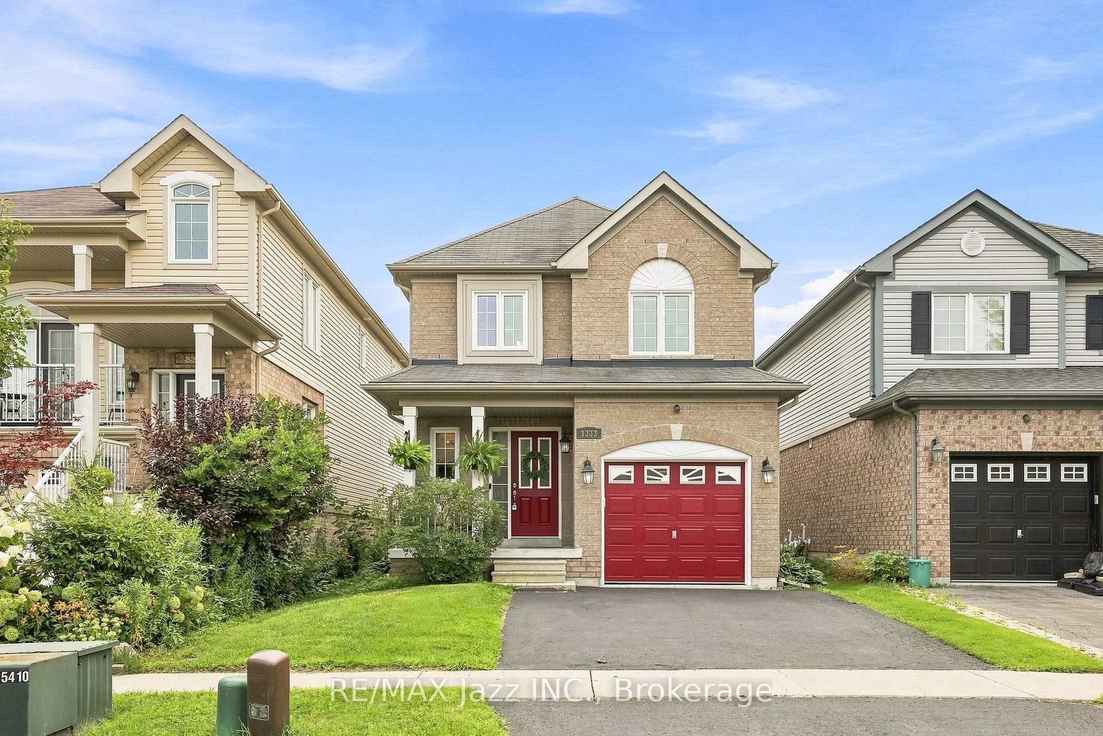 1333 Wadebridge Crescent • Oshawa, ON photo 1