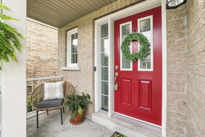 1333 Wadebridge Crescent • Oshawa, ON photo 8