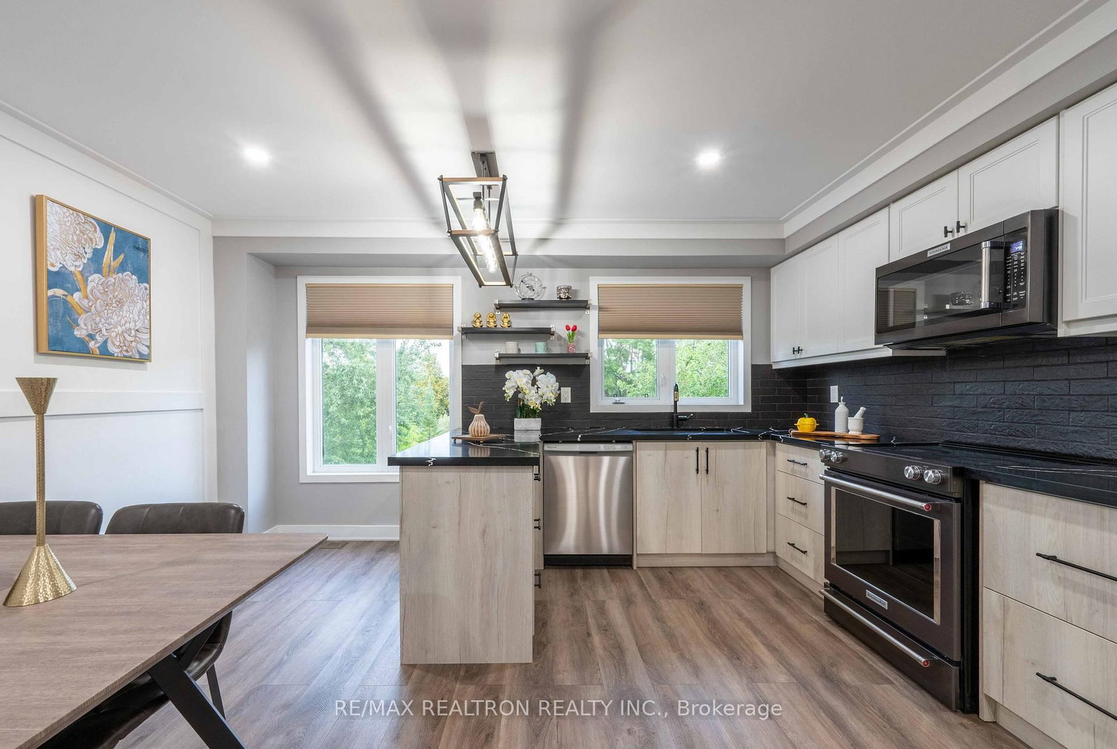 23 Pennefather Lane • Ajax, ON photo 11