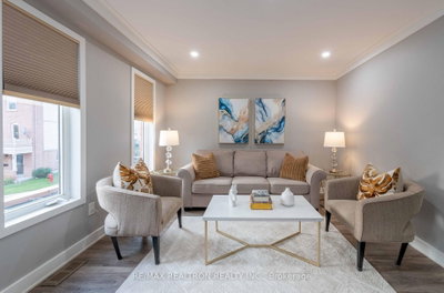 23 Pennefather Lane • Ajax, ON photo 5