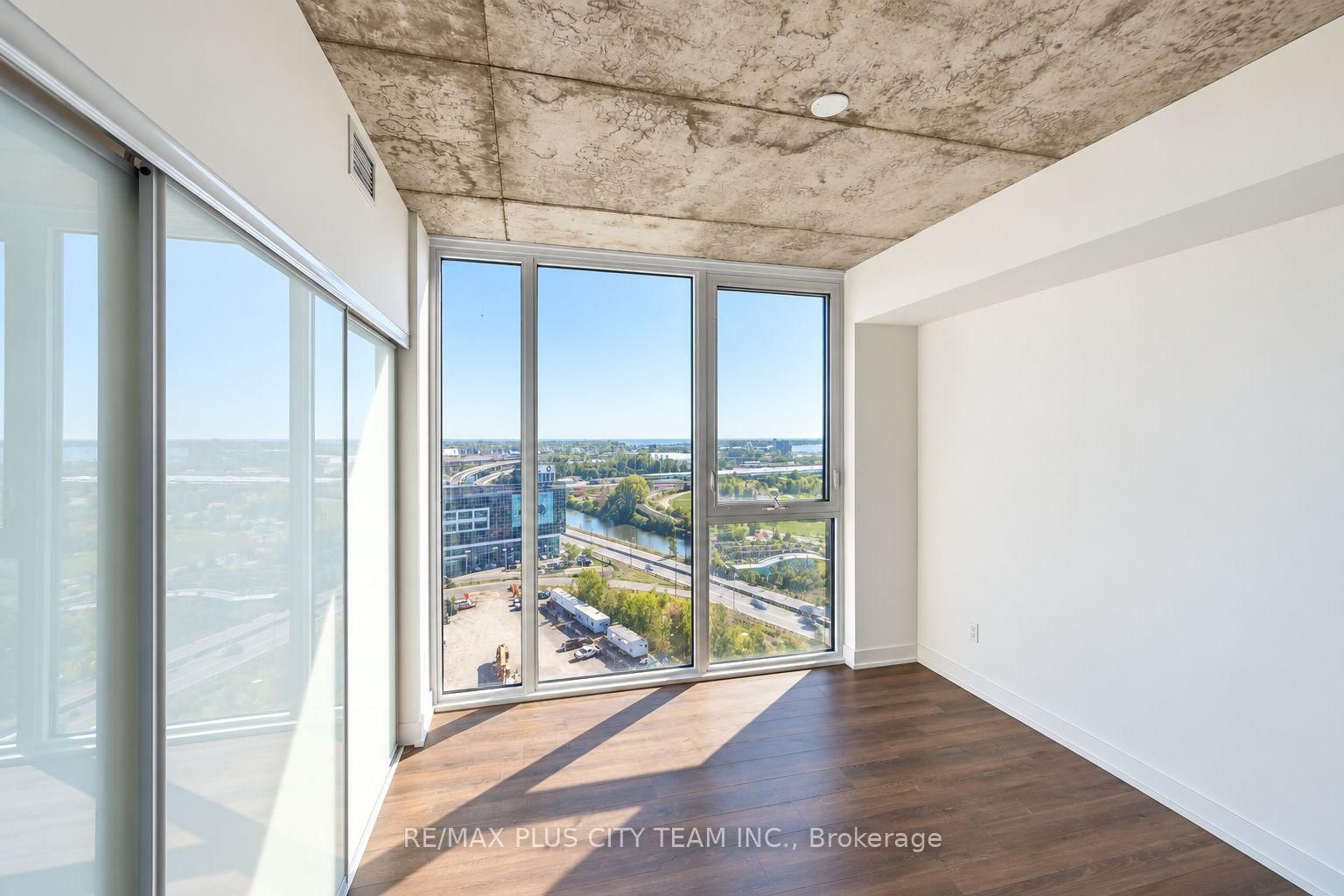 15 Baseball Place • #1504 • Toronto, ON photo 10