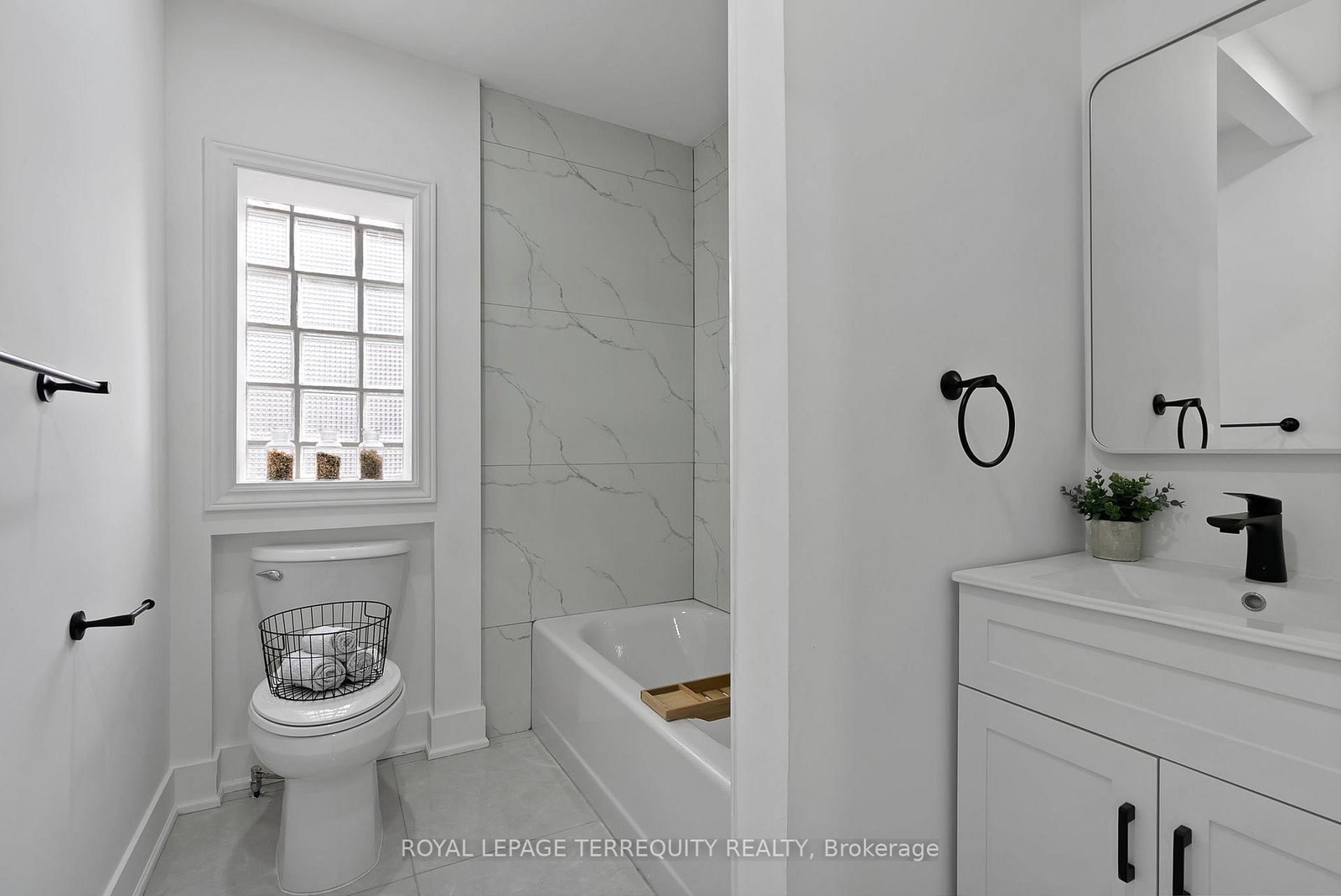 40 Leroy Avenue • Toronto, ON photo 27