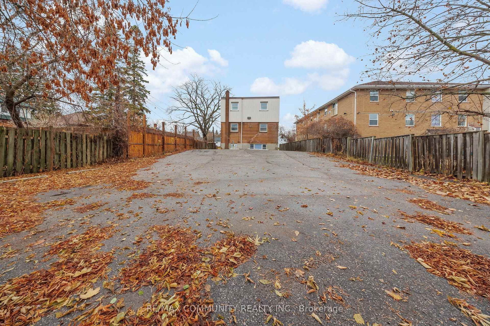 Unit 3 - 383 Buena Vista Avenue, Oshawa 4