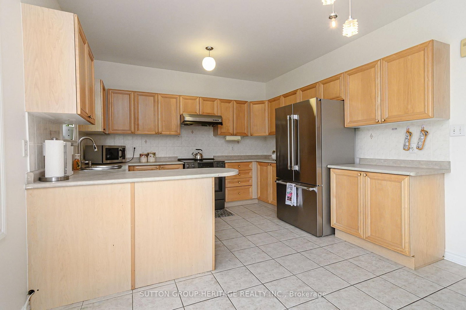 4 Divine Drive • Whitby, ON photo 13