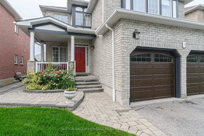4 Divine Drive • Whitby, ON photo 3