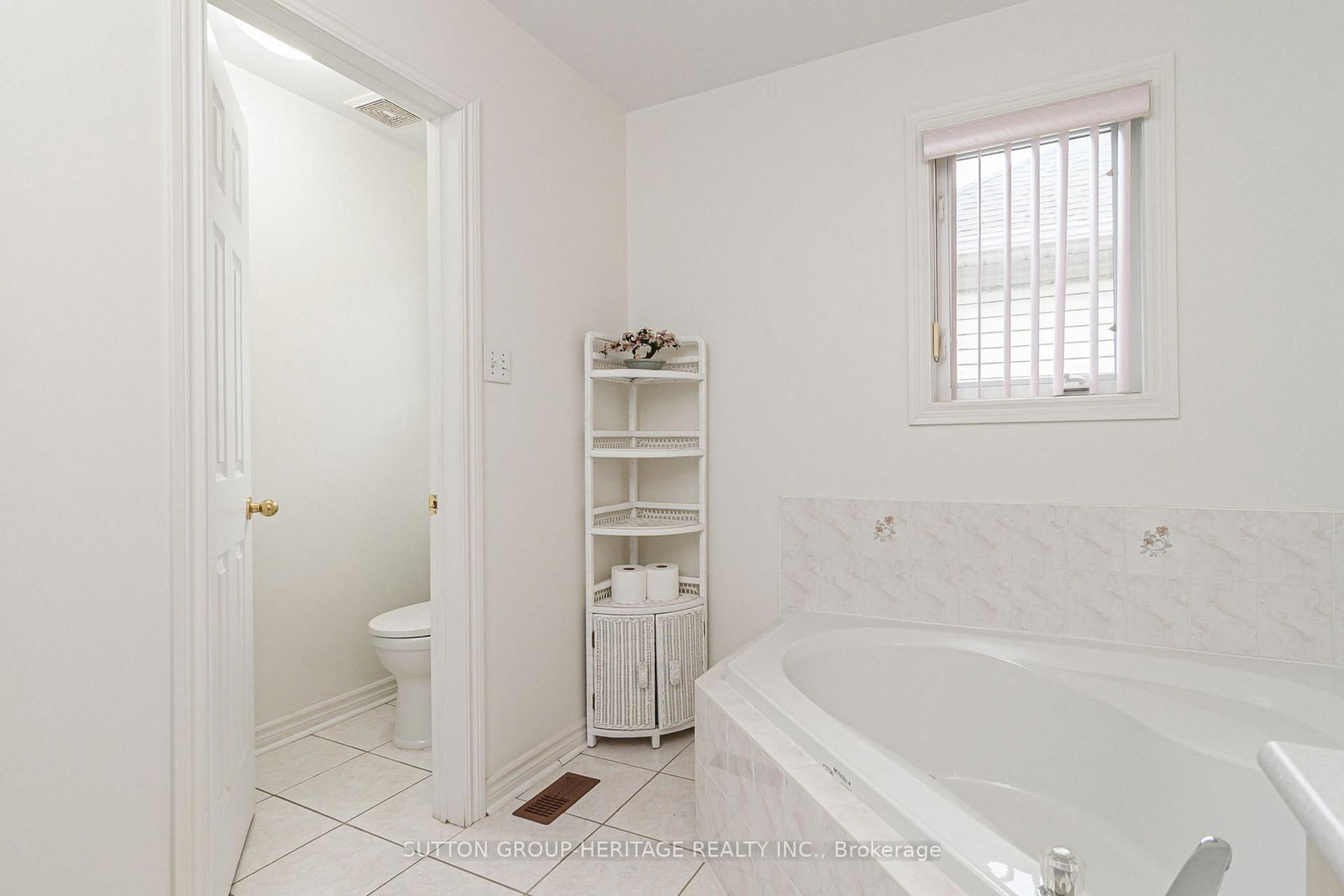 4 Divine Drive • Whitby, ON photo 38