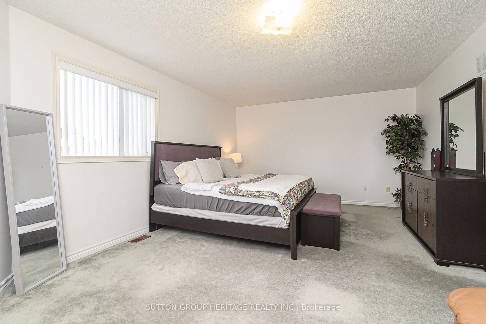 4 Divine Drive • Whitby, ON photo 42