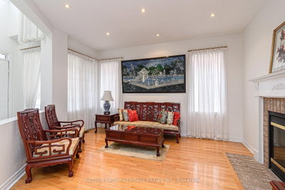 4 Divine Drive • Whitby, ON photo 5