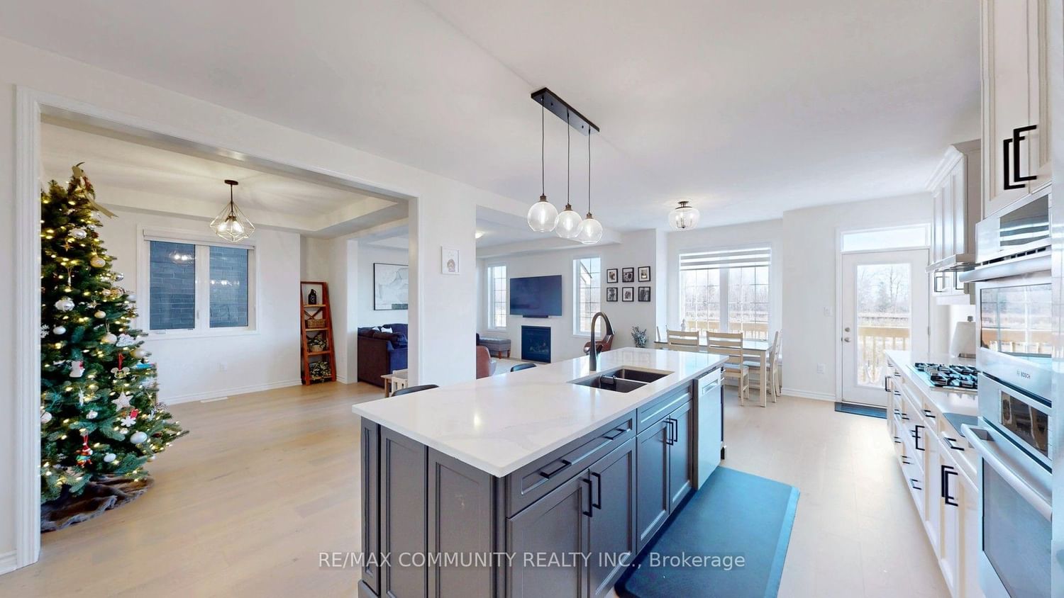 3279 Turnstone Boulevard • Pickering, ON photo 11
