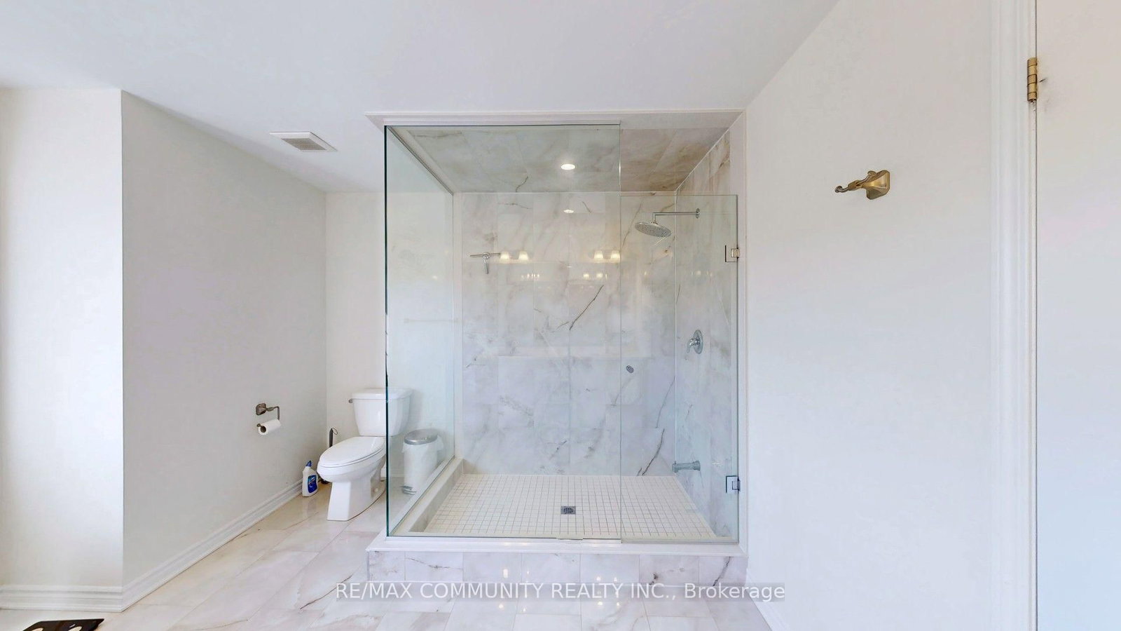 3279 Turnstone Boulevard • Pickering, ON photo 19