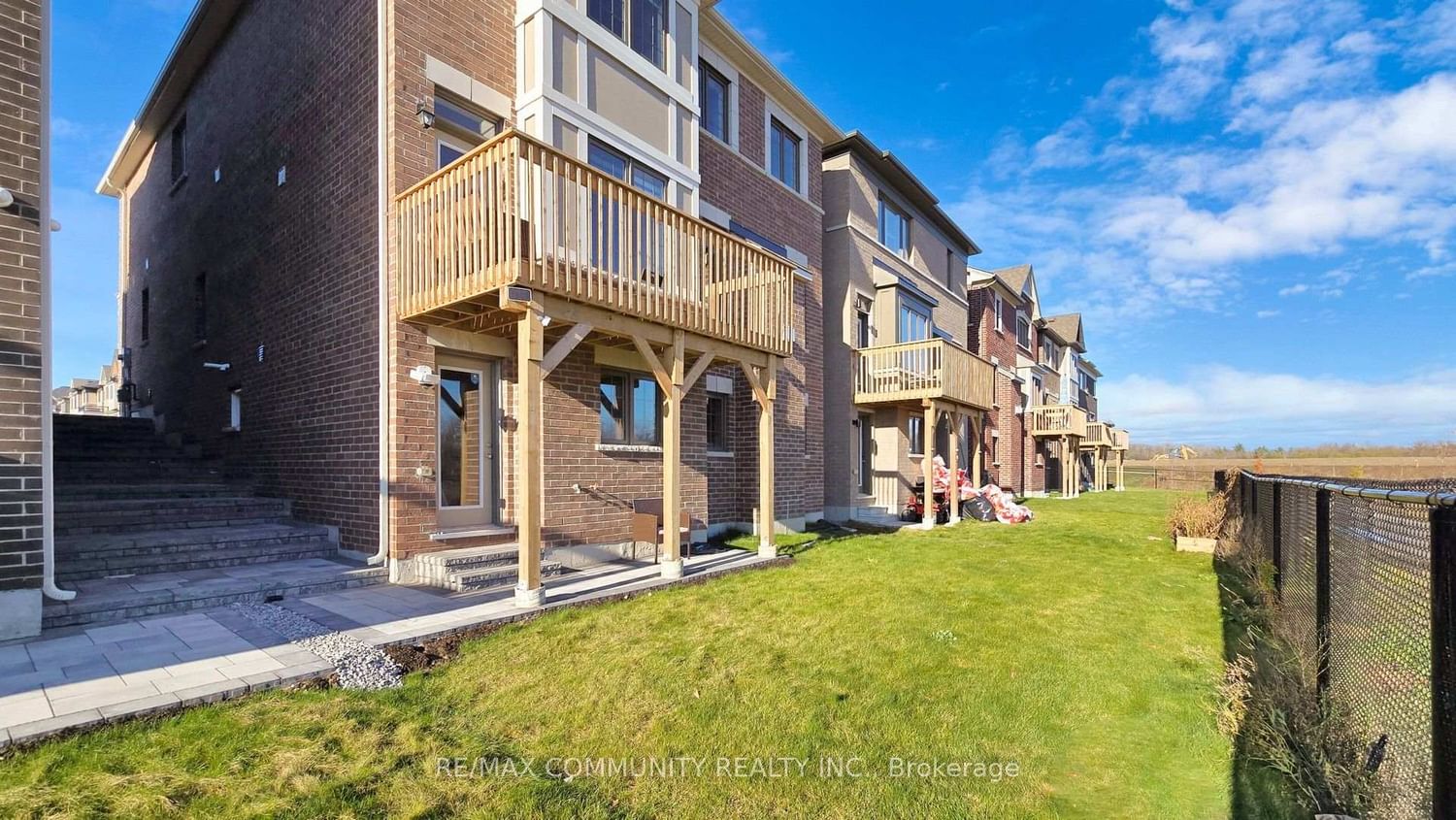3279 Turnstone Boulevard • Pickering, ON photo 36